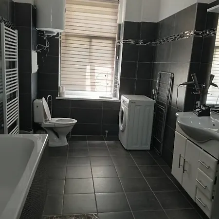 1 Apartments Angels Okb *